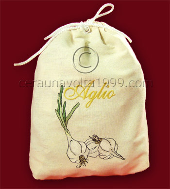 Sacchetto porta aglio ricamato.

