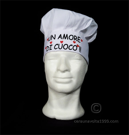 Un cappello da cuoco romantico, simpatico e personalizzato.