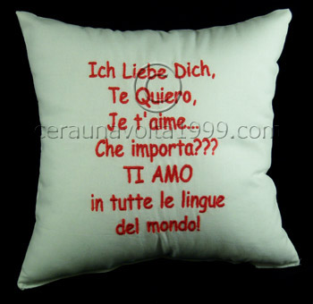 Cuscino personalizzabile con una dedica.
